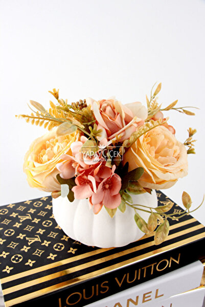 Yapay Çiçek Deposu Beton albastru cobalt ıda Aranjament de flori de bujor, trandafir și hortensie cu garnitură în melon