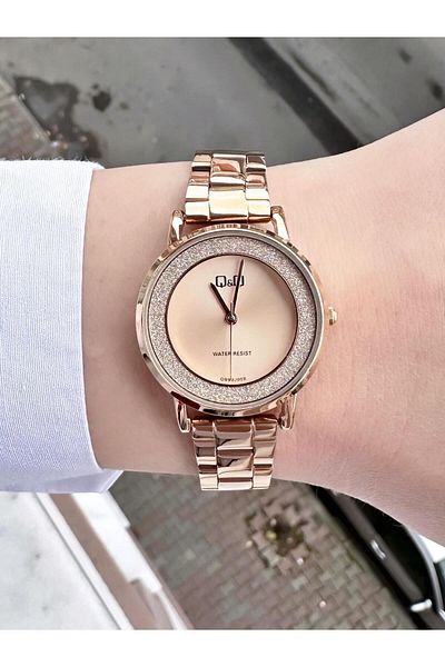 Q&Q Women's Metal Cord Wristwatch