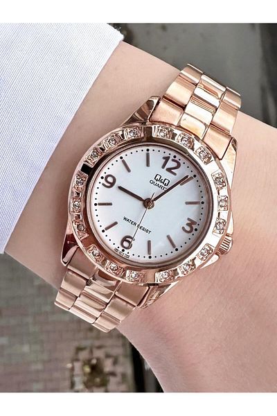 Q&Q Women's Metal Band Wristwatch
