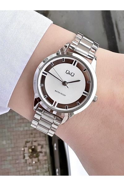 Q&Q Women's Metal Cord Wristwatch