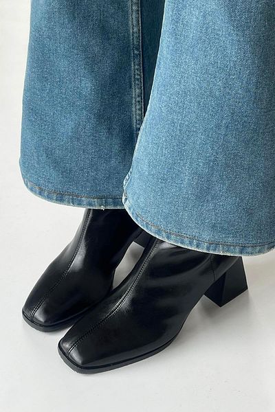 STRASWANS Trew Women - Black Leather Crinkle Heeled Boots