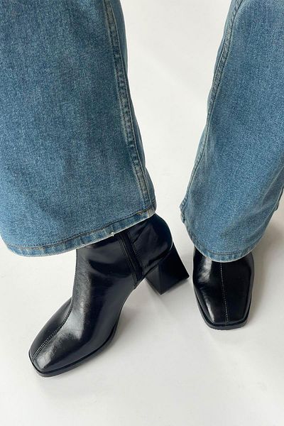 STRASWANS Trew Women - Black Leather Crinkle Heeled Boots
