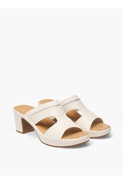 Flora Bella by Shoexpress صندل فلورا بيلا المزين سهل الارتداء بكعب سميك