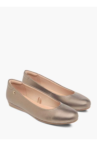 Le Confort Solid Slip-On Shoes