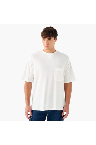 Lee Cooper تي شيرت مخطط كبير الحجم بأكمام قصيرة وجيب