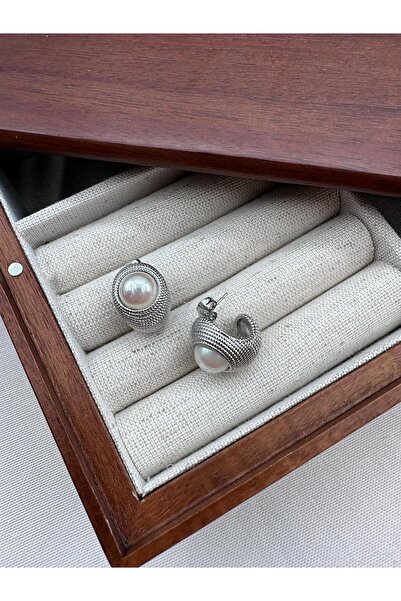 Jerie Mini Tırtık Plaka Topçuk İnci Detay Küpe