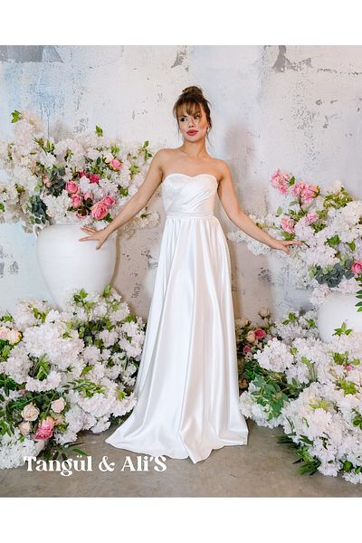 Tangül&Ali'S Moda Evi White Maxi Dress with Draped and Embroidered