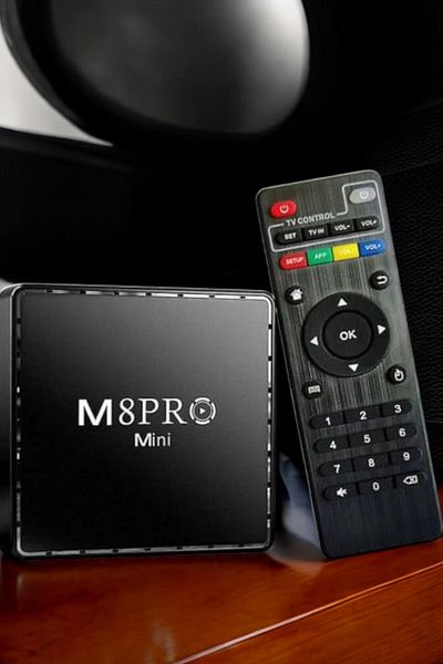 BellaThec Tv Box Gaming Console with 1000 Games - Satisfy Entertainment with Dual Joystick Control, Netflix & Youtube Support!