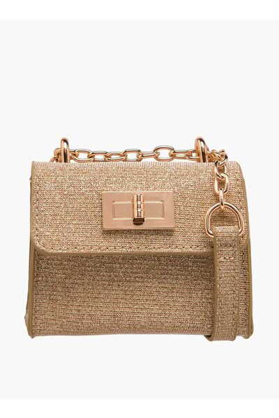 Flora Bella by Shoexpress حقيبة كروس بودي مزينة من فلورا بيلا بحزام سلسلة وقف...