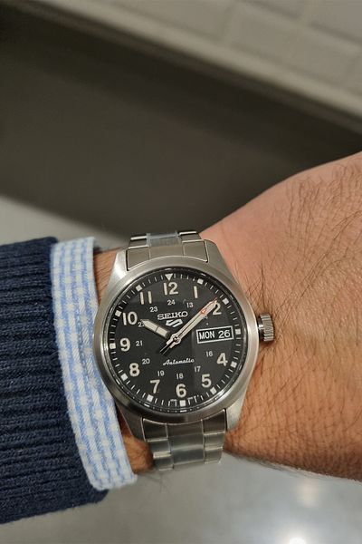 Seiko Seiko-Automatic Black Dial Steel Bracelet with Calendar 10 Atm Waterproof Men's Wristwatch