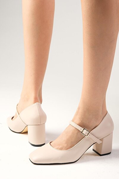 Mio Gusto Alda Beige Color Blunt Toe Women's Heeled Shoes