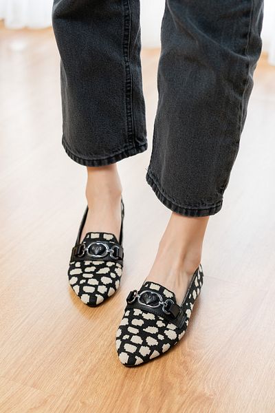 DİVOLYA Miu Black and Beige Buckle Detailed (1 cm Heel) Pointed Toe Ballerinas