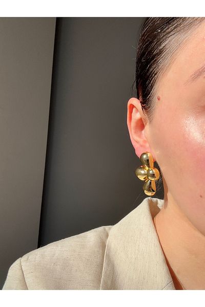 Ressia Half Daisy Earrings