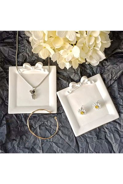 Minima Art Studio Decorative Jewelry and Product Shooting Set
