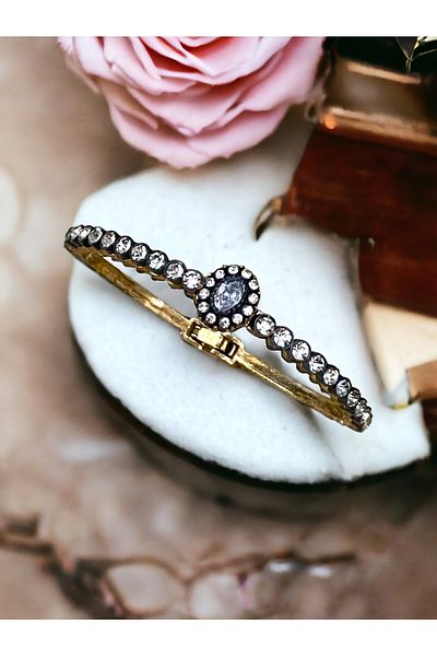 FAYRA ACCESSORIES Zircon Stone Oval Stone Handcuff Bracelet