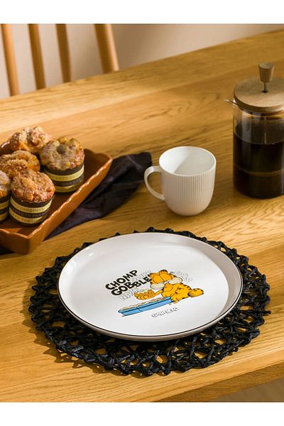 LC Waikiki Lcw White Garfield Printed Ceramic Plate 28 cm