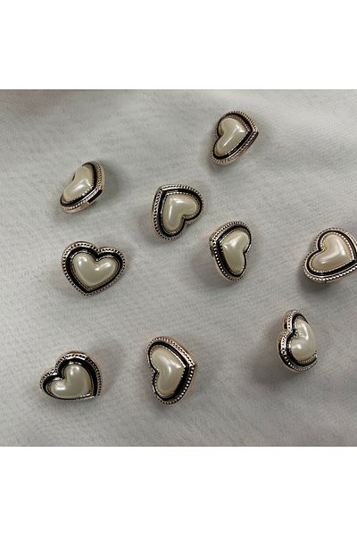 Bukle İplik Black Detailed Gold Bottom Sewing Button with Heart Pattern Pearls 17.8mm 28" (12Pcs)