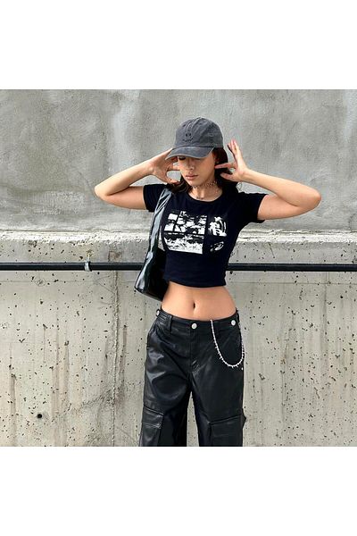 Köstebek Negru Harajuku Fashion Horror Collage Crop cu mânecă scurtă