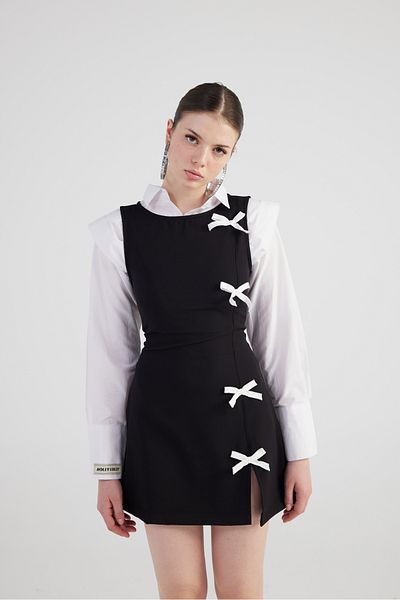 HOLLY LOLLY Fekete Mini nicola ruha - szalaggal és hasítékkal