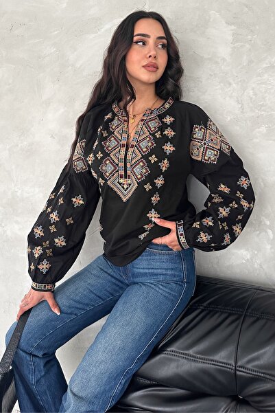 FEMELLE Γυναικεία βαμβακερή μπλούζα με κέντημα σε μαύρο έθνικ σχέδιο