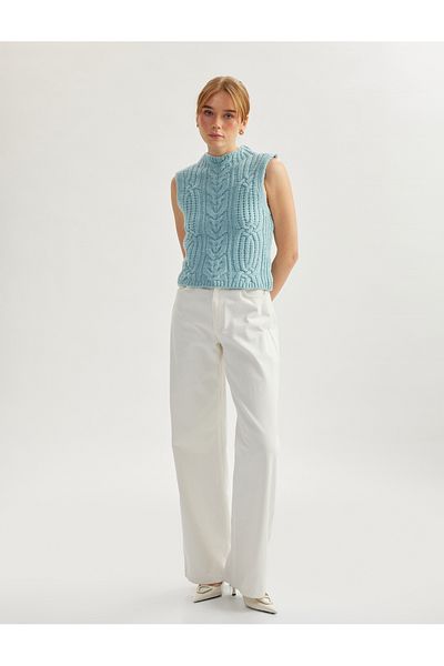 Koton Sleeveless Crew Neck Textured Knitwear Sweater