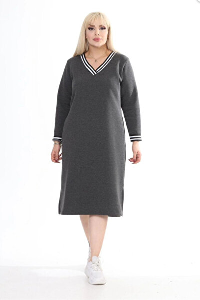 kısmet sepeti فستان نسائي من Kissmet Basket مقاس كبير برقبة على شكل حرف V وأك...