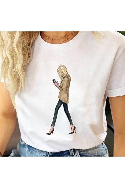 YUNAYT تي شيرت نسائي برقبة دائرية وتفاصيل طباعة كبيرة الحجم