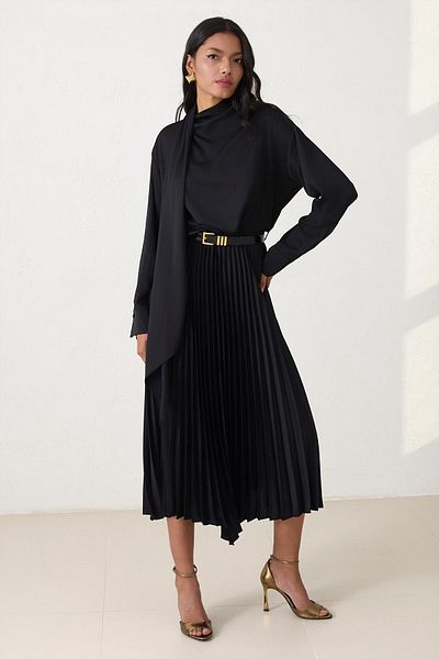 Setre Rochie cu mânecă lungă plisată cu centură neagră