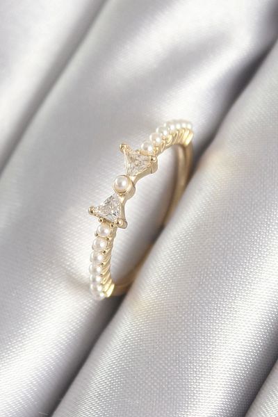 Clariss Brass Gold Color Zircon Stone Ribbon Pearl Detail Women's Ring