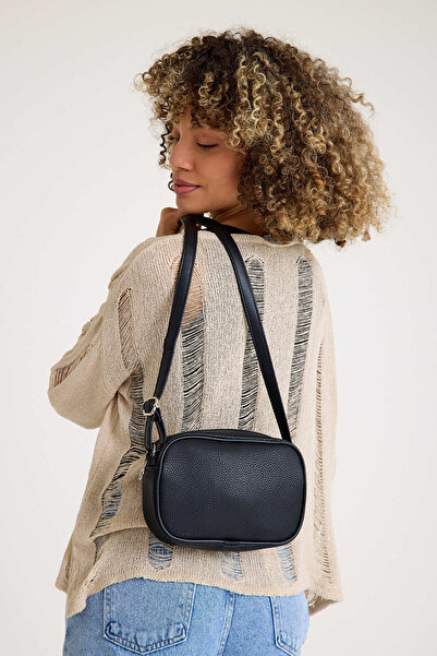 Simfa حقيبة كتف نسائية فاخرة من الجلد الأسود بحزام متقاطع قابل للتعديل