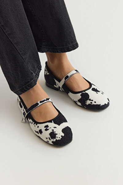TRENDYOL SHOES Black Cow Patterned Almond Toe Mary Jane Women's Ballerinas Takss25Be00010