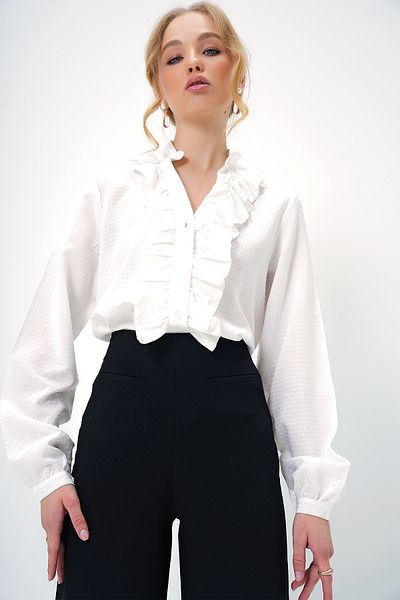 Trend Alaçatı Stili Women's White Prevailing Collar Front Ruffle Woven Shirt Alc-X13362