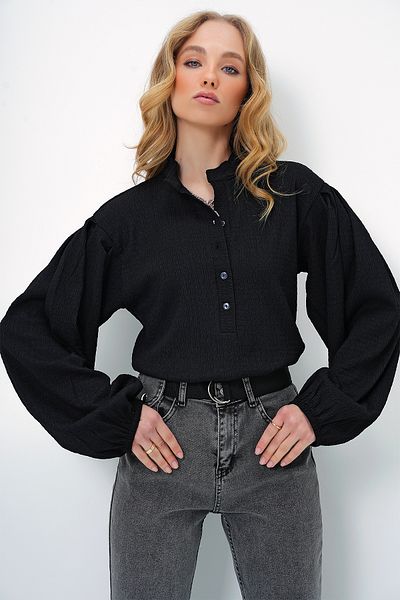 Trend Alaçatı Stili Women's Black Prevailing Collar Button Front Balloon Sleeve Textured Wrap Shirt Blouse Alc-X11872
