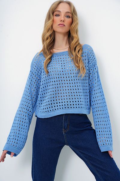 Trend Alaçatı Stili Dámská prolamovaná halenka s modrými dírkami Alc-X13349