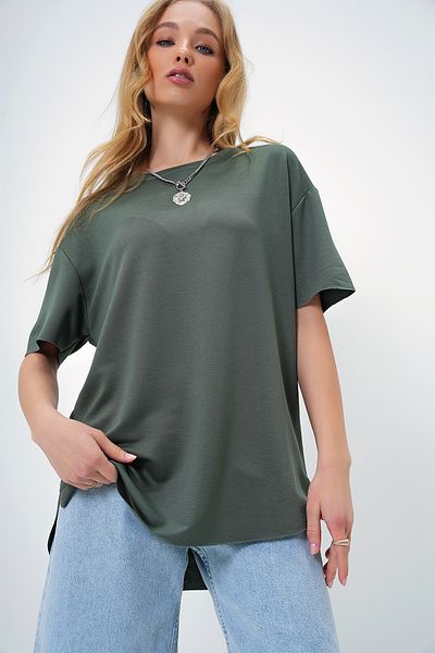Trend Alaçatı Stili Khakifarbenes Damen-T-Shirt mit Rundhalsausschnitt und ovalem Schnitt ALC-X11506
