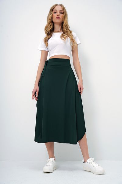 Trend Alaçatı Stili Smaragdgrüner, asymmetrisch geschnittener Taillenrock für Damen ALC-X5001