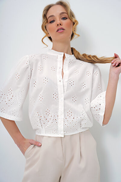 Trend Alaçatı Stili Női fehér bíró gallér, kagylós hímzés, hímzett Crop ing ALC-X13426