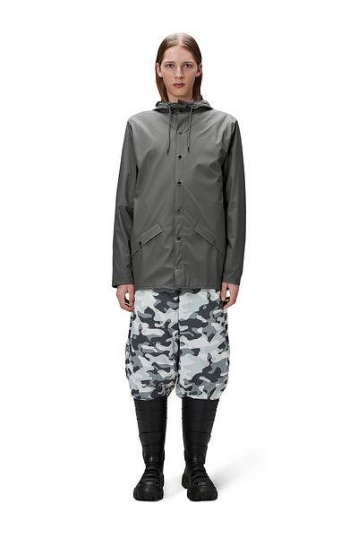 Rains Die wasserdichte Jacke ist aus dem charakteristischen PU-Stoff von Rains geschnitten und verfügt über ultraschallverschweißte Nähte