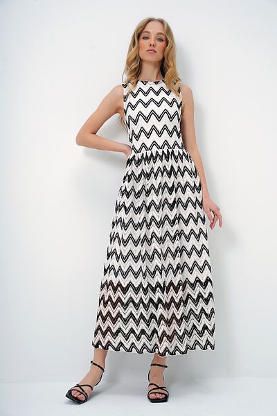 Trend Alaçatı Stili Ecru Black Lined Maxi Scallop Dress - Zero Sleeve Alc-X13477