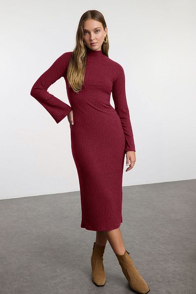 Trendyol Collection Rochie midi tricotată cu nervuri elastice bordeaux - Detaliu cu fante, potrivire pe corp TWOAW25EL00568