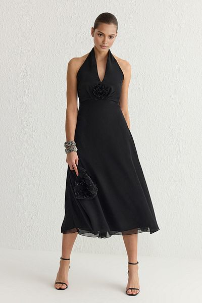 Trendyol Collection Černé A-Line Rose Detail Výstřih do V lemované šifonem tkané stylové šaty Tprss25El00043