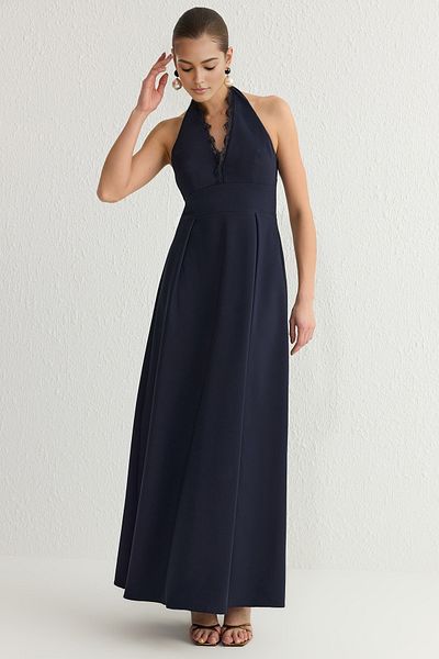 Trendyol Collection Marineblaues langes Abendkleid mit Spitze TPRSS25AE00035
