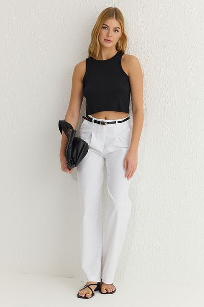 Trendyol Collection Weiße gewebte Baumwollhose mit Gürtel TWOSS25PL00024