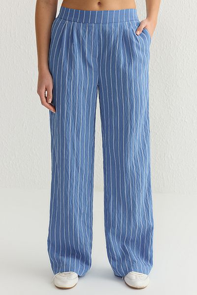 Trendyol Collection Pantaloni țesuți cu dungi albastre, cu talie obișnuită, cu picioare largi/picioare largi TWOSS25PL00017