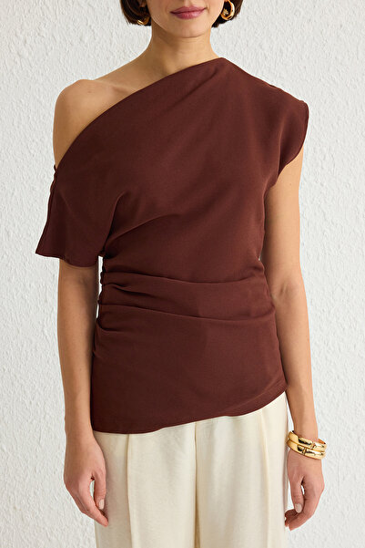 Trendyol Collection Кафява вталена тъкана блуза с тип лодка Twoss24Bz00353