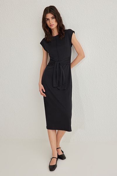 Trendyol Collection Μαύρο ίσιο φύλλο Midi Soft Textured Πικέ Πλεκτό Φόρεμα TWOSS25EL00072