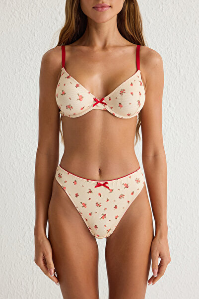 Trendyol Collection Ecru-Blumenband/Bogen-Schnurträger Ripp-Kapless Gestrickte Unterwäsche-Set THMSS25CC00002