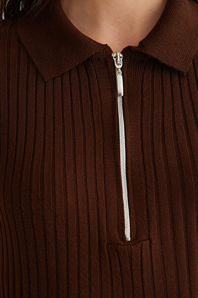 Trendyol Collection Καφέ Απλό Μίντι Πλεκτό Φόρεμα TWOSS24EL00353