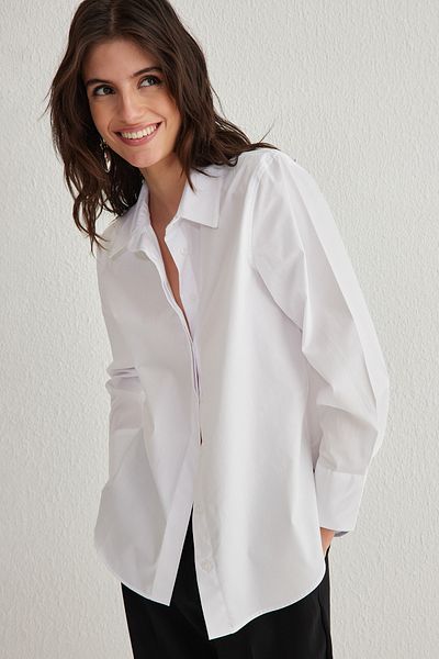 Trendyol Collection Fehér vatta részletes, túlméretezett, széles szabású szőtt ing TWOSS25GO00008