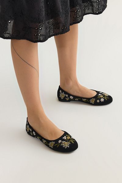 TRENDYOL SHOES Black Embroidered Almond Toe Women's Ballerinas Takss25Be00012